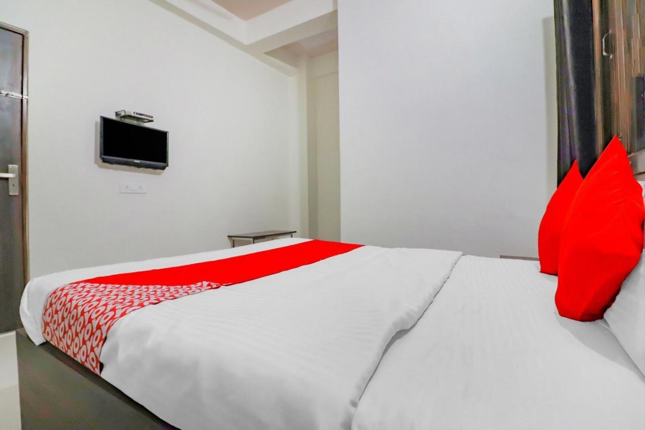 Rajlakshmi Guest House Mathura Bagian luar foto
