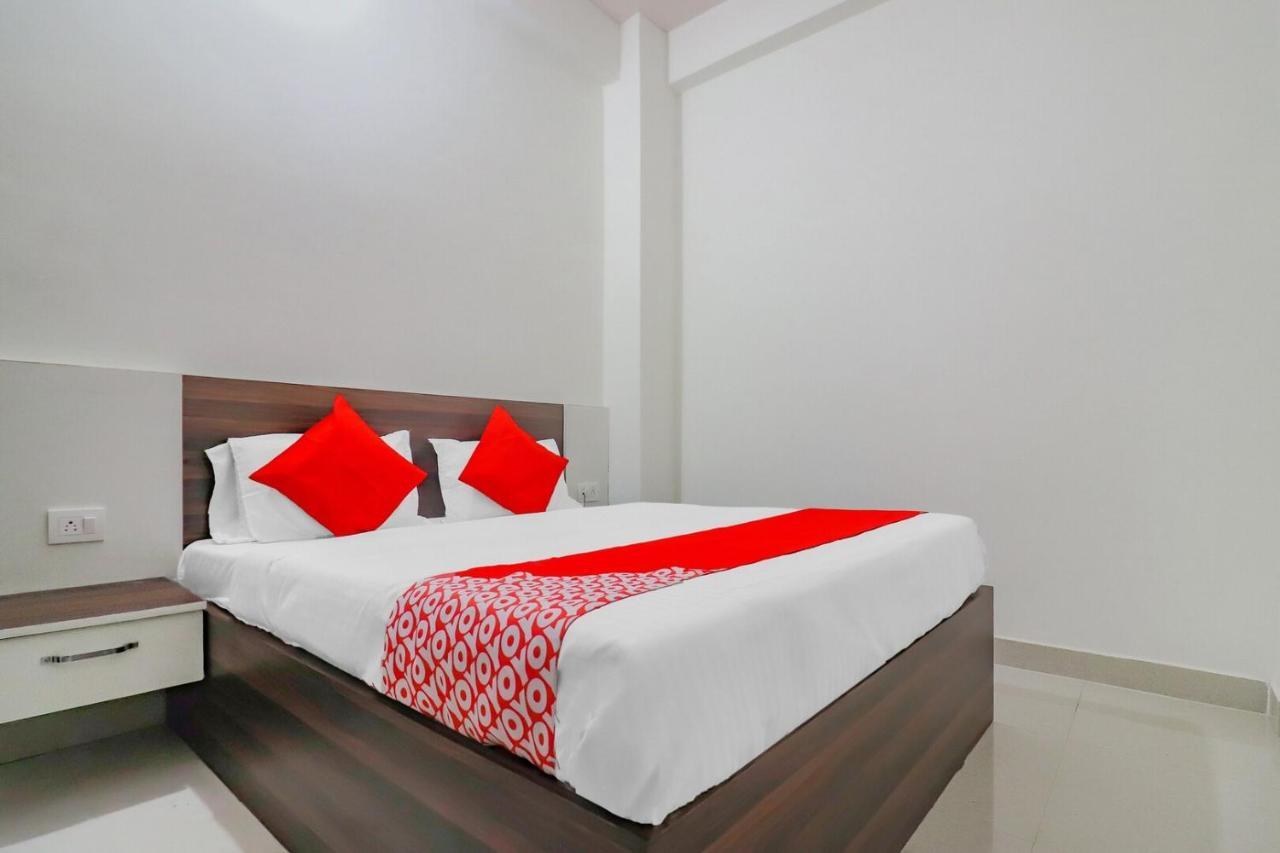 Rajlakshmi Guest House Mathura Bagian luar foto