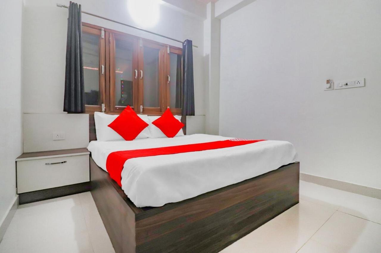 Rajlakshmi Guest House Mathura Bagian luar foto