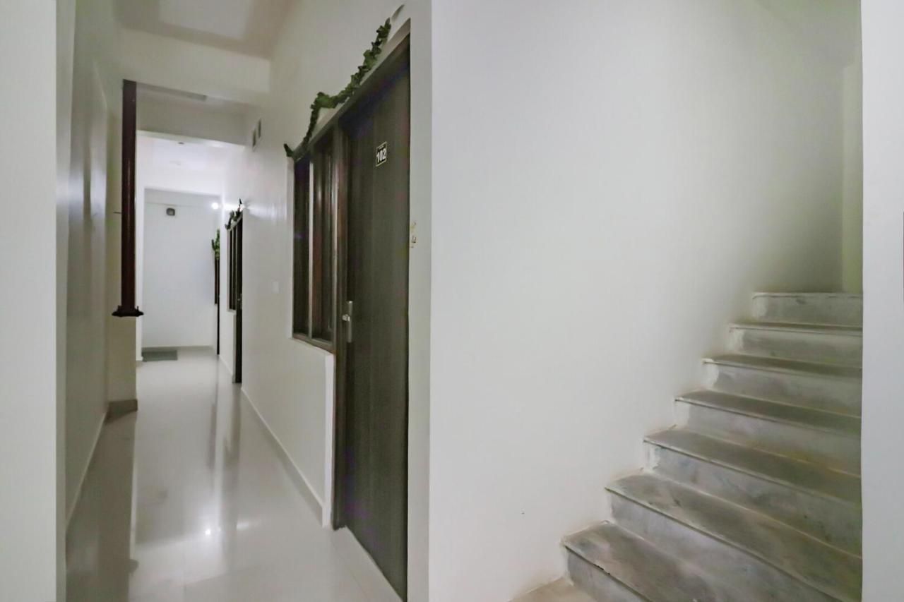 Rajlakshmi Guest House Mathura Bagian luar foto