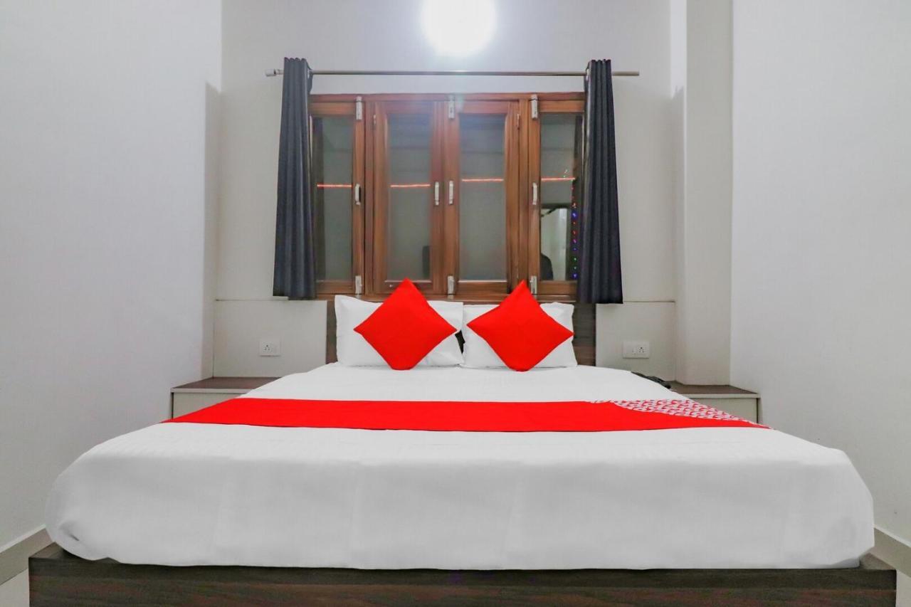 Rajlakshmi Guest House Mathura Bagian luar foto